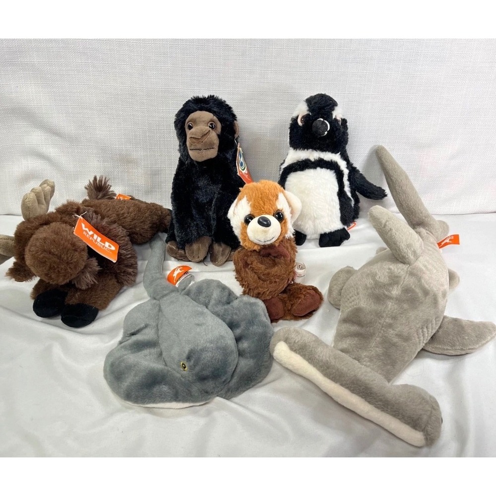 Wild Republic Plush Animal Lot Gorilla Penguin Stingray Moose Shark Red Panda